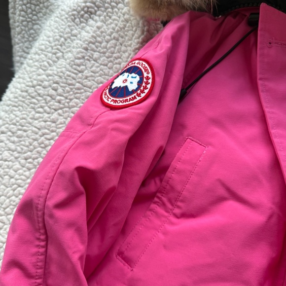 Canada Goose Chilliwack Bomber – Women’s XXS (Summit Pink) - Picture 5 of 8
